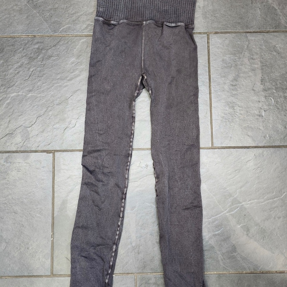 FREE PEOPLE GOOD KARMA LEGGINGS SIZE M/L.. brand new!! Washed black #67 - Picture 6 of 6